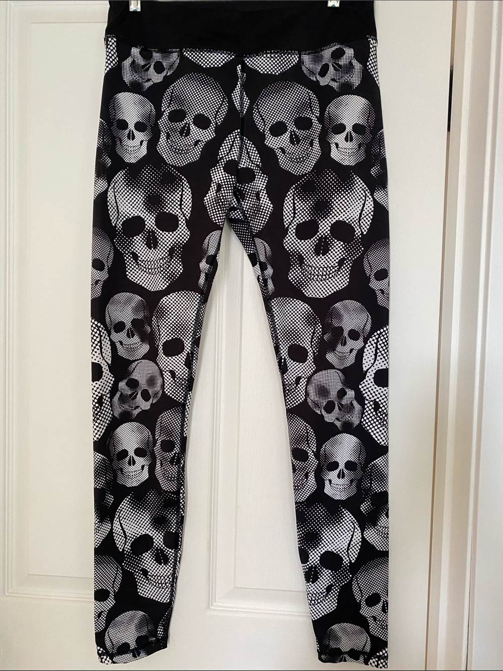 CVG Black & White Skull Print Leggings
